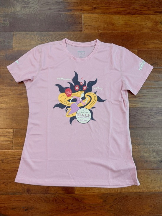 Disney runDisney Women’s Athletic Fit T-Shirts Size M - Picture 8 of 13